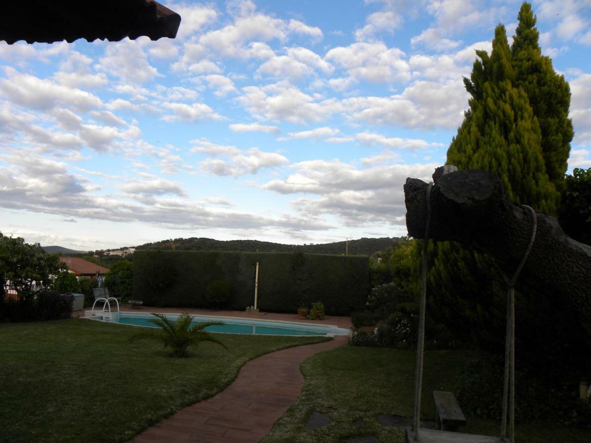 Jardin De La Yedra ξενώνας Caces Εξωτερικό φωτογραφία